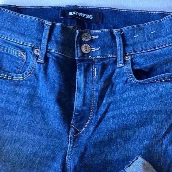 Express - Picture 3 of 4